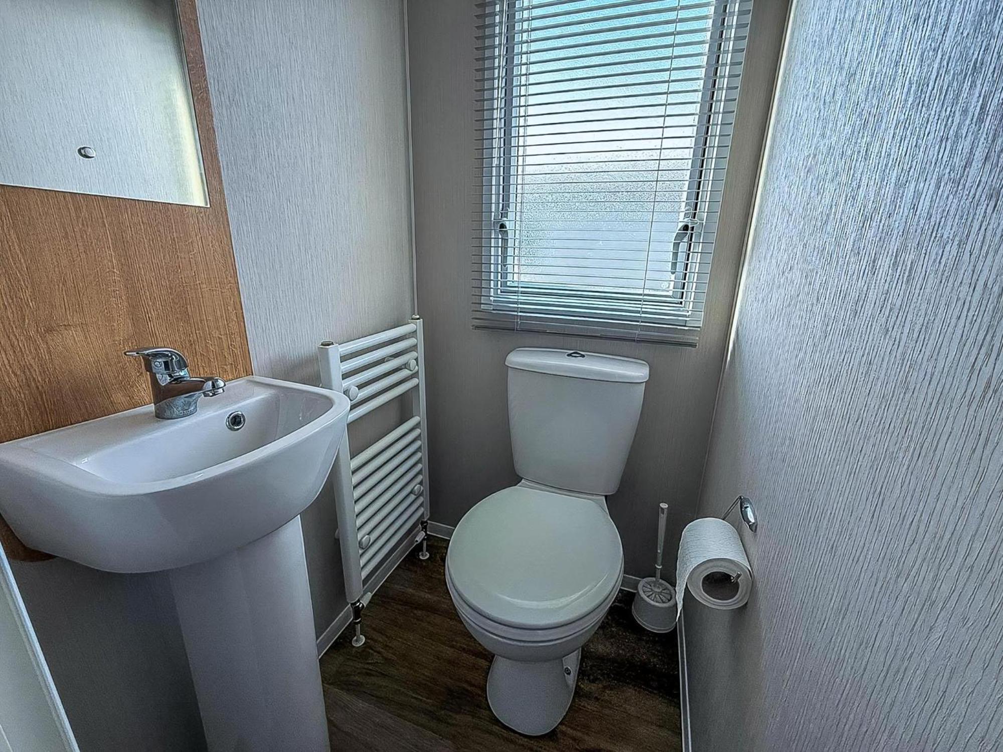Lovely 8 Berth Caravan In Southview Holiday Park, Ref 33042Tc Skegness Luaran gambar